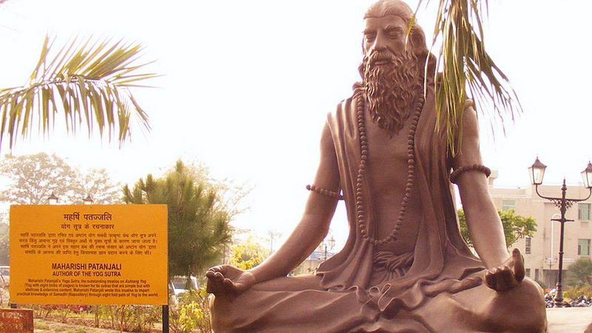 Maharishi-Patanjali-statue.jpg